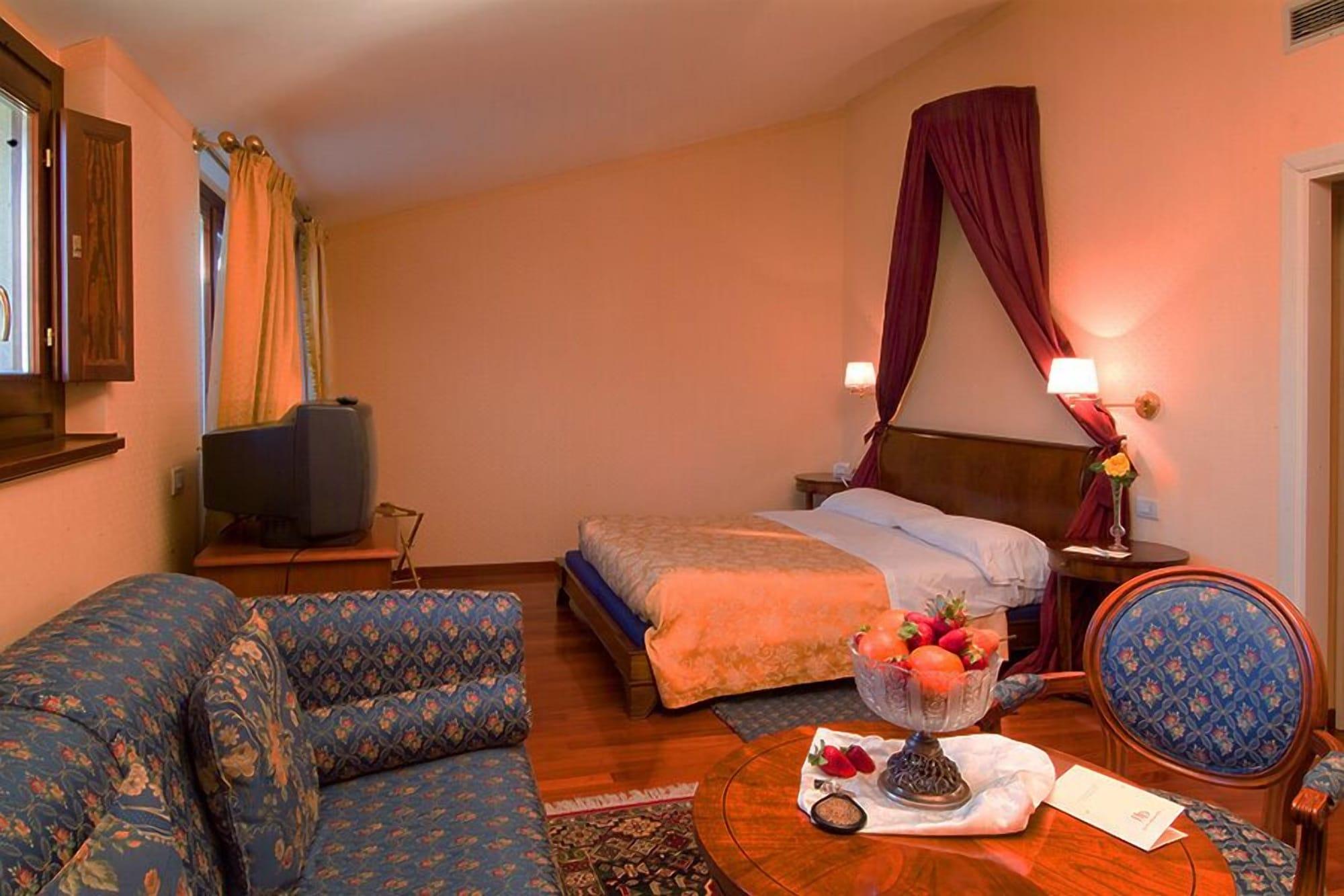 Hotel Bramante Todi Eksteriør billede