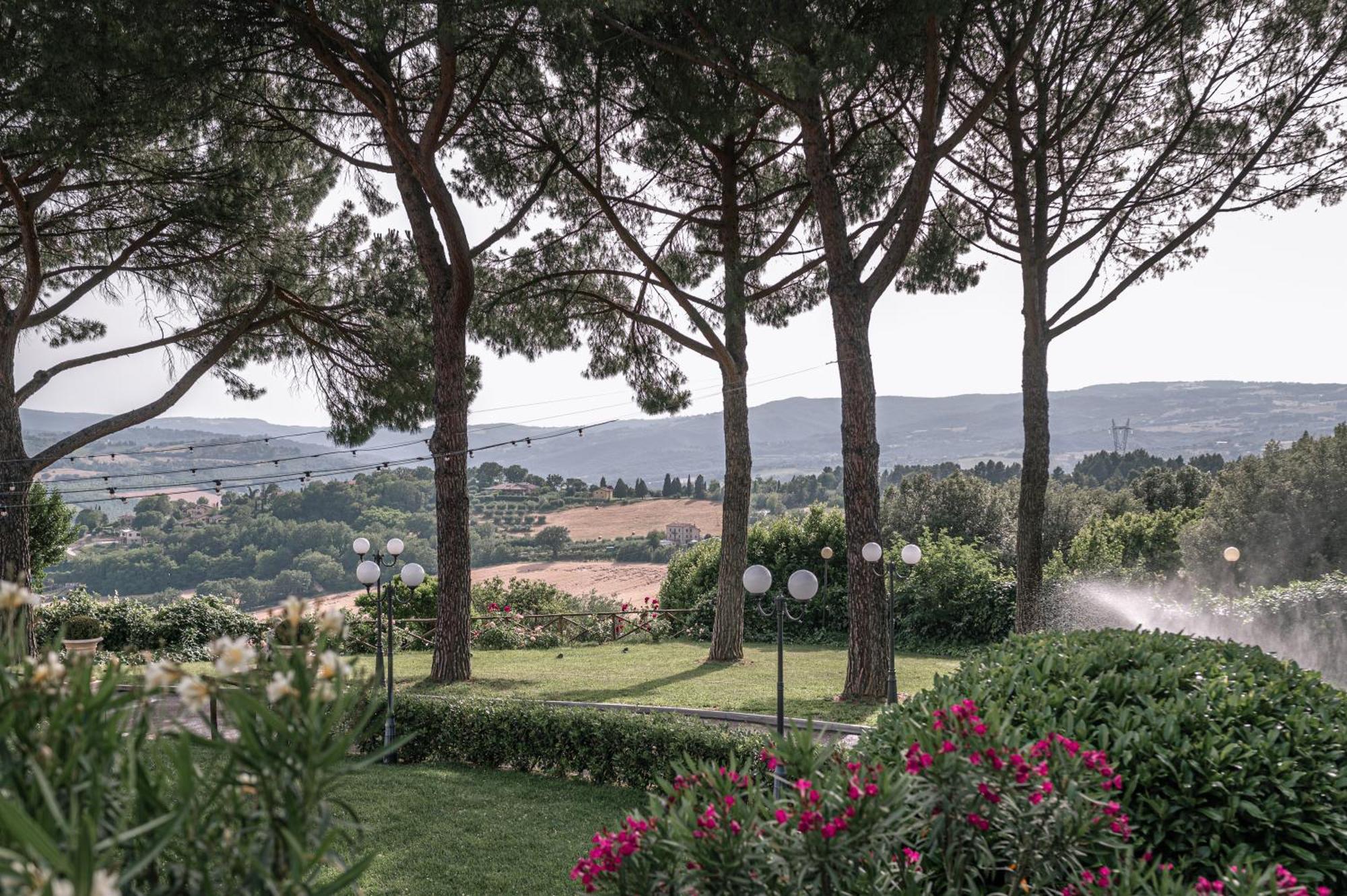 Hotel Bramante Todi Eksteriør billede